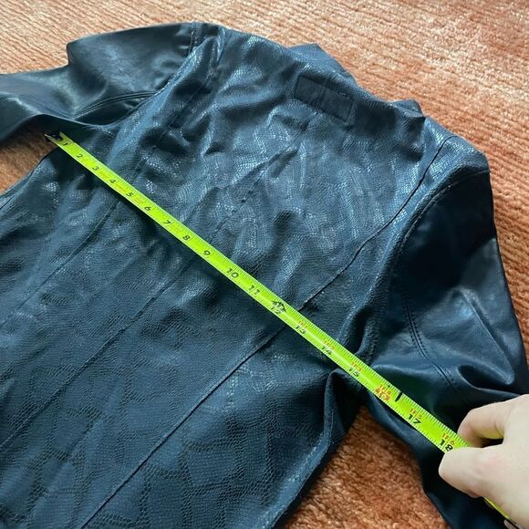 Anthropologie Blank NYC Faux Leather Navy Animal Print Jacket Size XS - Picture 11 of 12